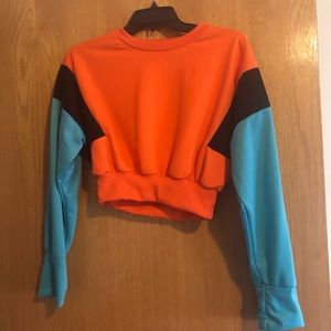 Cute crop top long sleeve size M